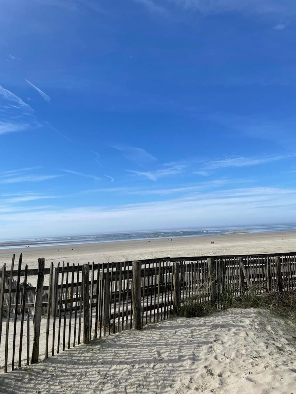 L'Alteia - L'Appartement Les Pieds Dans L'Eau Avec Place De Parking Prive Et Acces Direct A La Plage Berck Esterno foto
