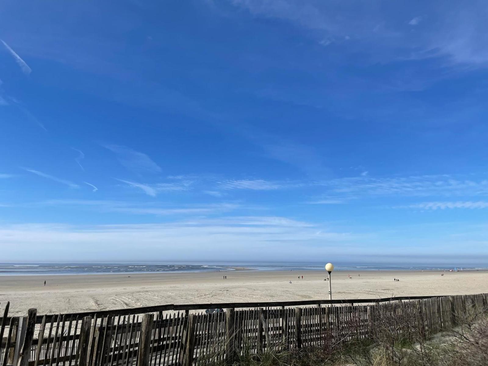 L'Alteia - L'Appartement Les Pieds Dans L'Eau Avec Place De Parking Prive Et Acces Direct A La Plage Berck Esterno foto