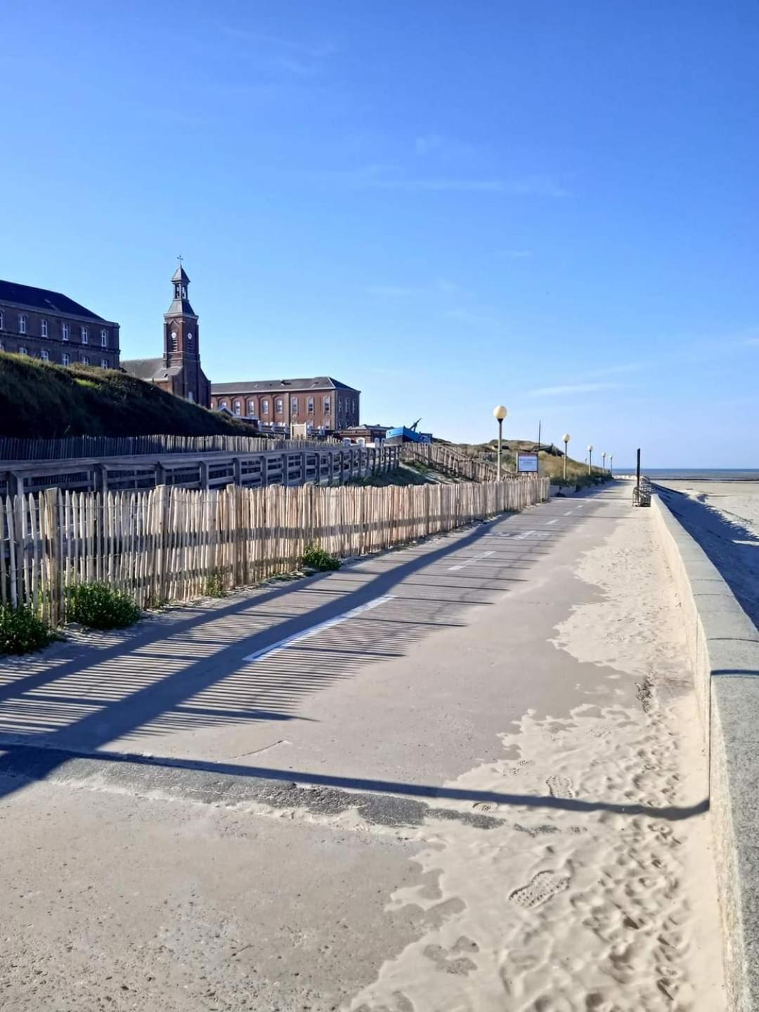 L'Alteia - L'Appartement Les Pieds Dans L'Eau Avec Place De Parking Prive Et Acces Direct A La Plage Berck Esterno foto