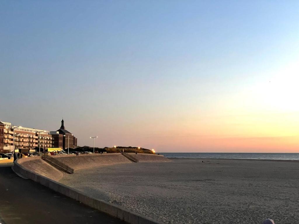 L'Alteia - L'Appartement Les Pieds Dans L'Eau Avec Place De Parking Prive Et Acces Direct A La Plage Berck Esterno foto